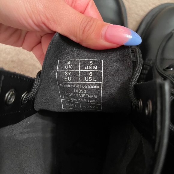 Dr. Marten boots - Picture 7 of 9